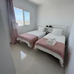 Casa Sara Seaview בית נופש *