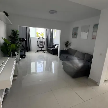 Casa Sara Seaview Playa Honda (Lanzarote)