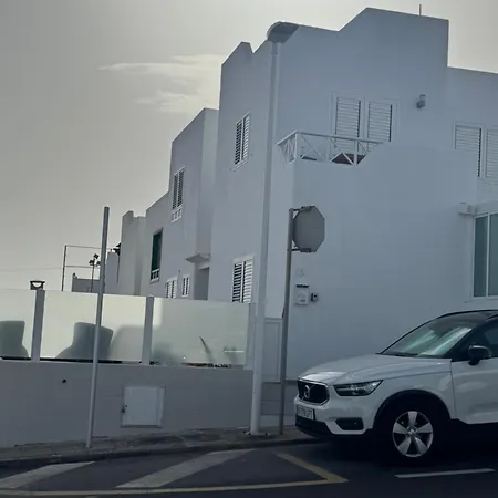 Casa Sara Seaview Playa Honda (Lanzarote)